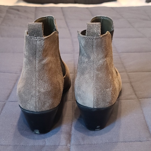 MARC FISHER Olive green/gray suede Chelsea boots - Picture 5 of 8